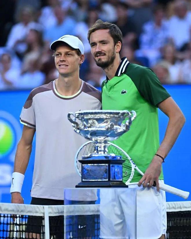 蒙特卡洛大师赛险胜戴维斯杯，梅德韦杰夫统治全场