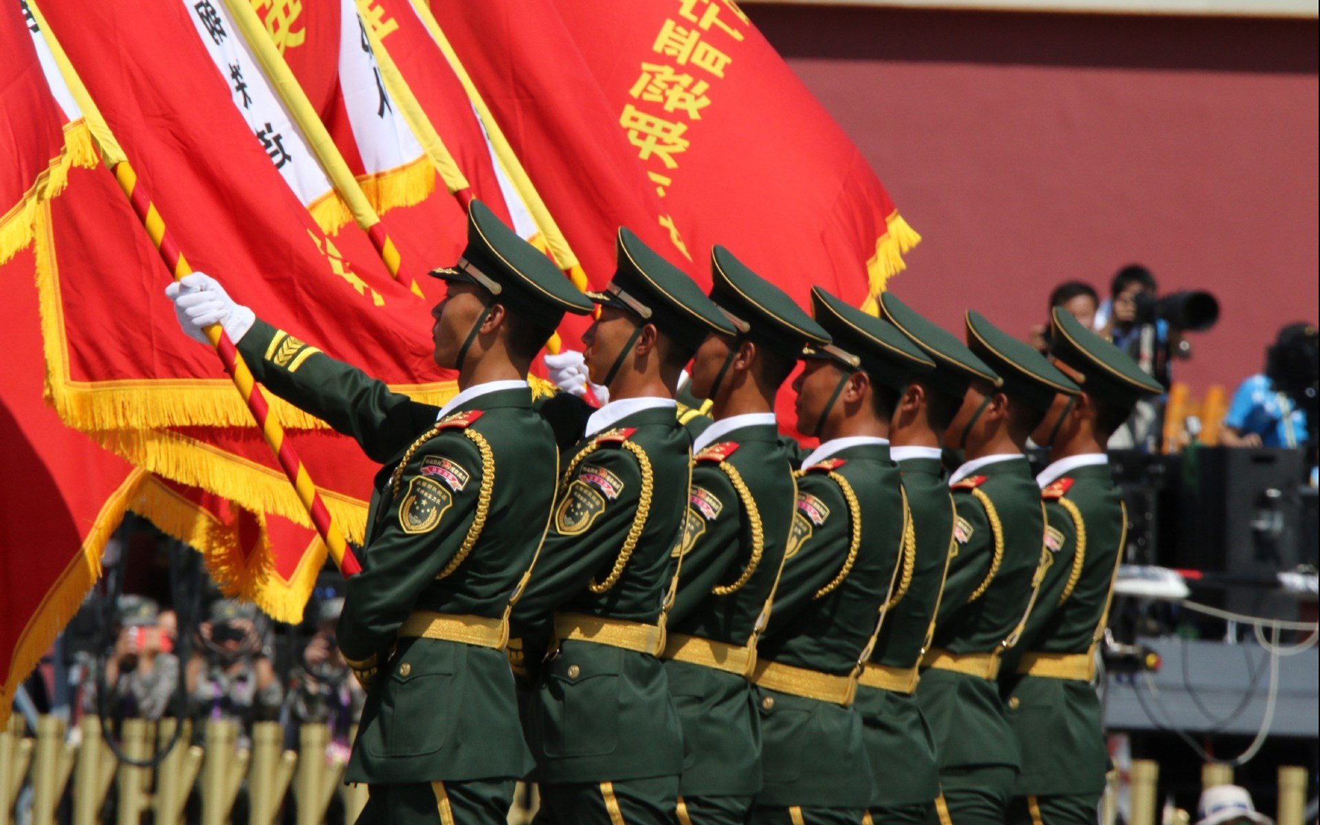 范乔丹降临凤凰城,当猛龙利爪扼住太阳喉咙,范弗利特才是真正的大场面先生