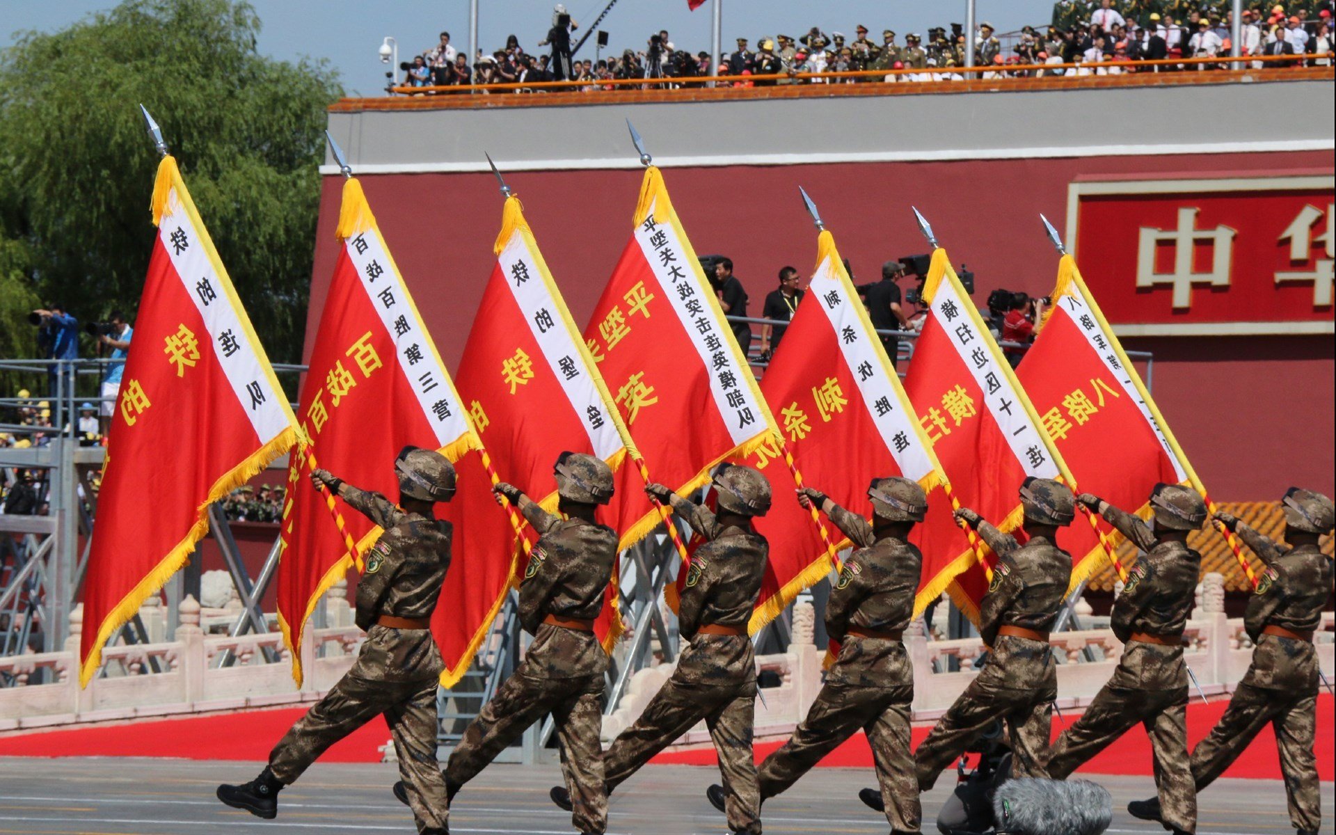 高原封锁夜，那个叫大场面先生的玻利维亚人如何解封了皇马