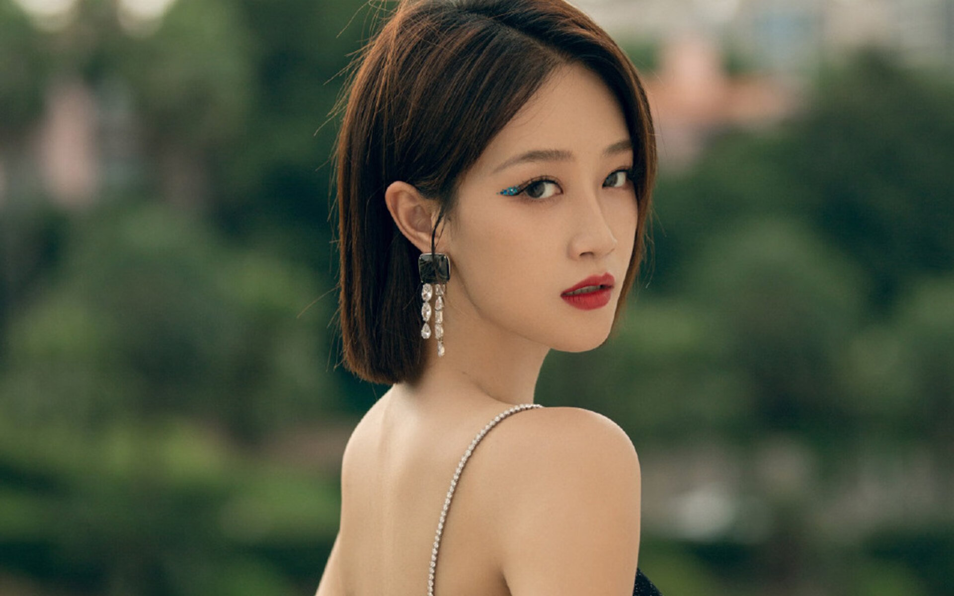 从替补席到荣耀之巅，当弗拉霍维奇的黄金左脚定义国家德比